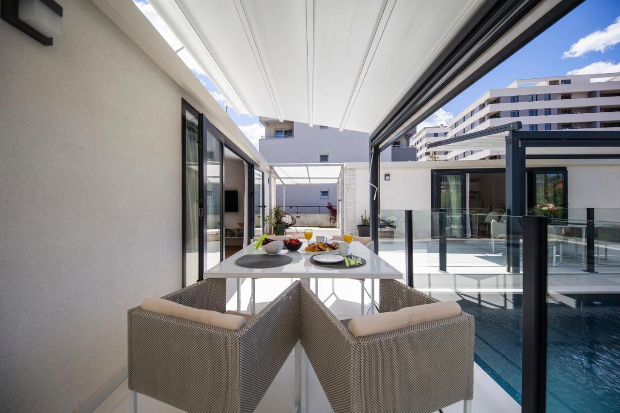 First Apartment Ζαντάρ Εξωτερικό φωτογραφία