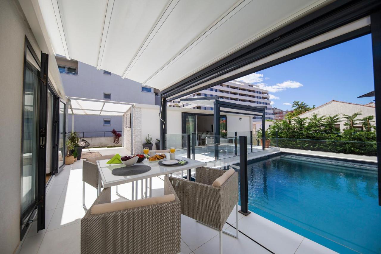 First Apartment Ζαντάρ Εξωτερικό φωτογραφία