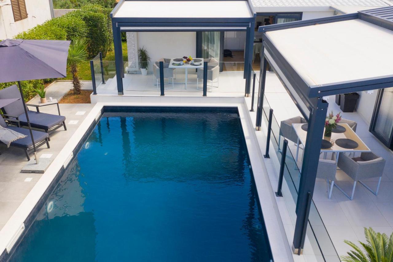 First Apartment Ζαντάρ Εξωτερικό φωτογραφία
