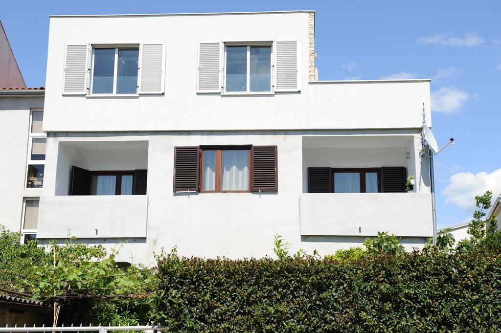First Apartment Ζαντάρ Εξωτερικό φωτογραφία