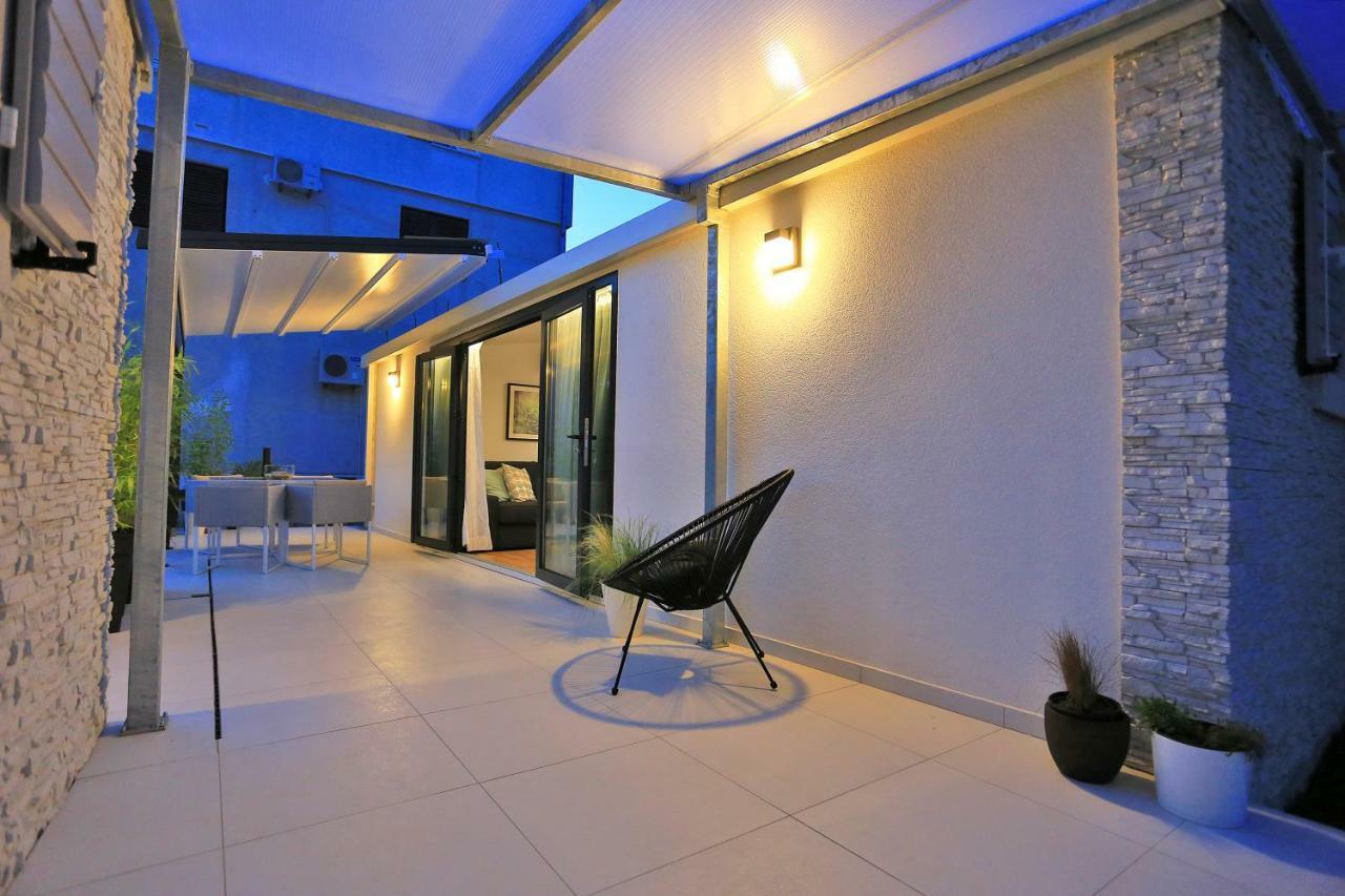 First Apartment Ζαντάρ Εξωτερικό φωτογραφία