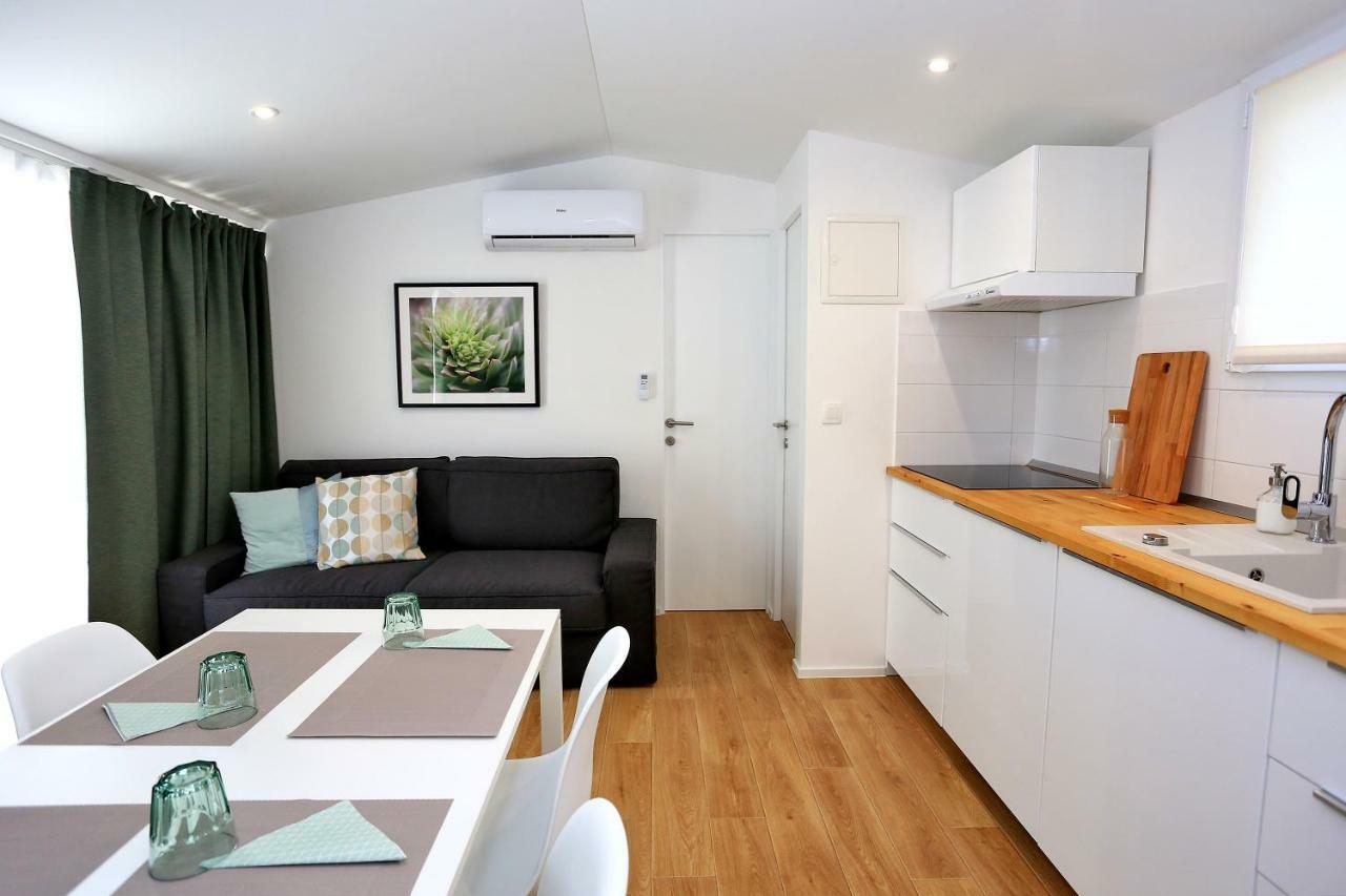 First Apartment Ζαντάρ Εξωτερικό φωτογραφία
