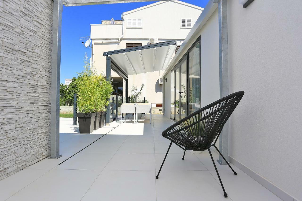 First Apartment Ζαντάρ Εξωτερικό φωτογραφία