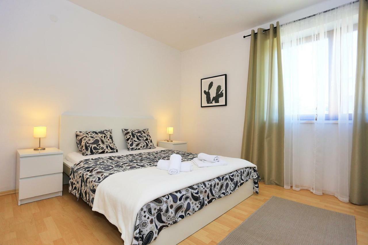 First Apartment Ζαντάρ Εξωτερικό φωτογραφία