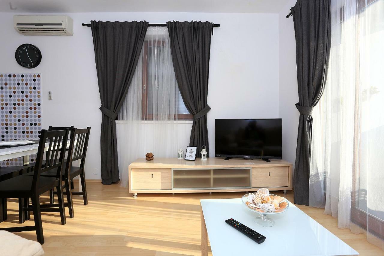 First Apartment Ζαντάρ Εξωτερικό φωτογραφία